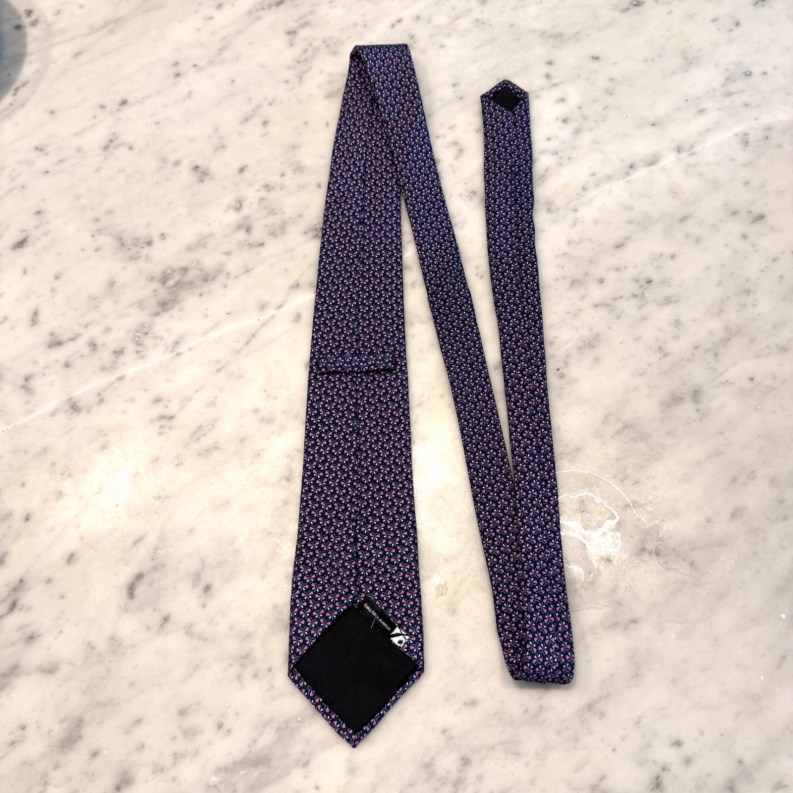 Salvatore Ferragamo Mens Silk Tie Navy Blue Elephant Print Italy 325 Inch Width